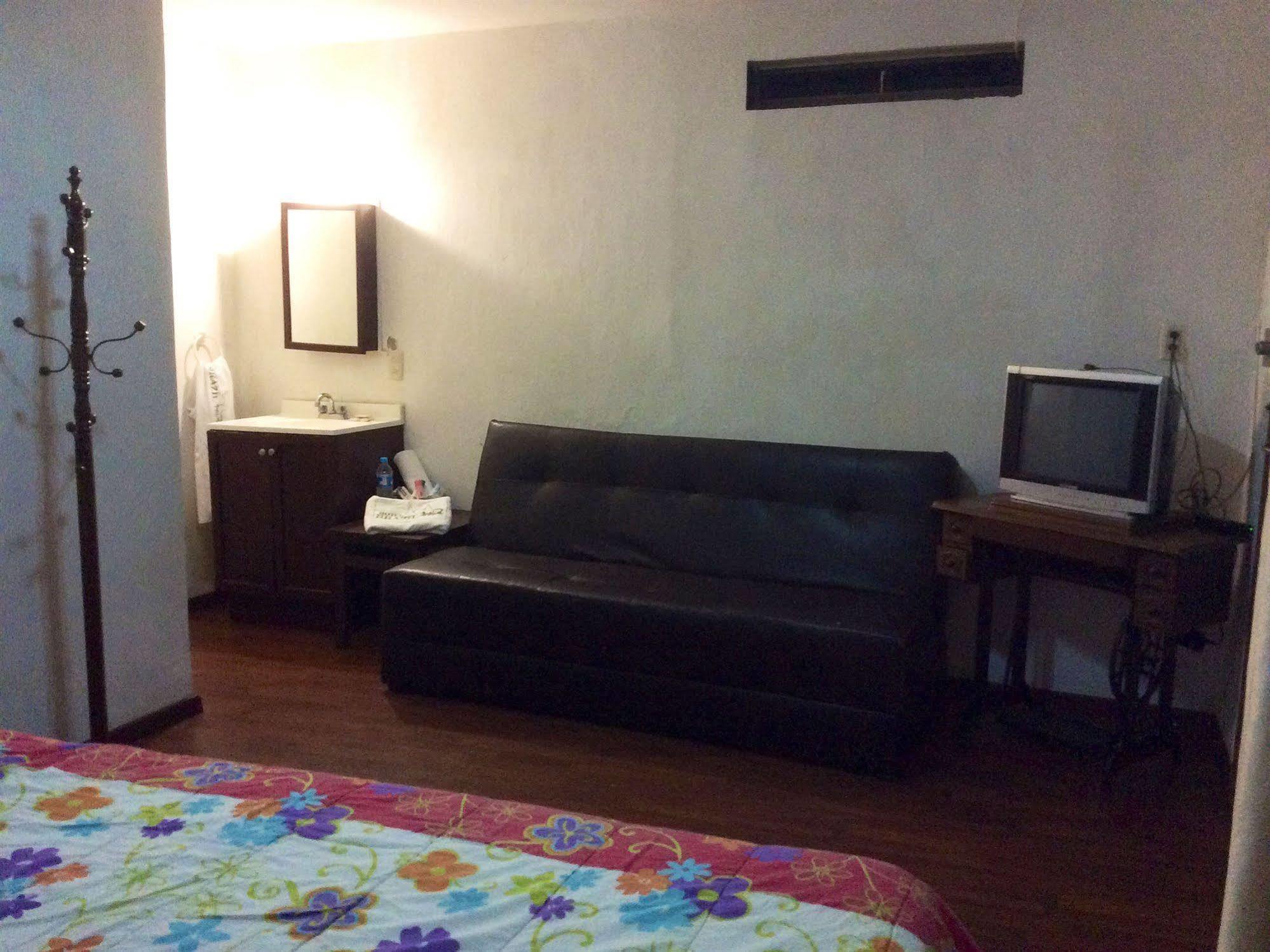 Oyo Hotel Brazil,Guadalajara,Estadio Jalisco 外观 照片